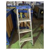 WERNER ALUMINUM LADDER - 4'