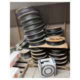 PALLETS GLASS WEDGE VINY ROLLS (NEW)