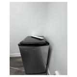 WHIRLPOOL MINI FRIDGE WITH FREEZER COMPARTMENT