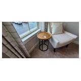 ACCENT TABLE
