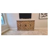 MEDIA CONSOLE