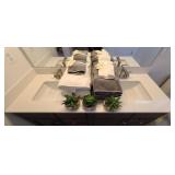 11PC BATHROOM ITEMS