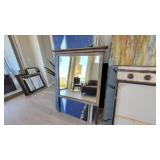 MOUNTED MIRROR