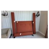 QUEEN BED