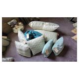 8PC PILLOWS & BLANKET