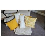 9PC PILLOWS & BLANKET