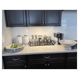 16PC KITCHEN ITEMS