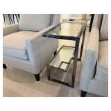 ACCENT TABLE