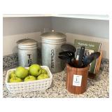 5PC KITCHEN ITEMS