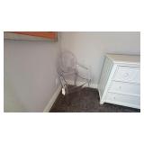 ACCENT CHAIR