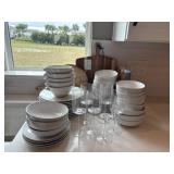 ASSORTED KITCHEN ITEMS