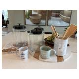 ASSORTED KITCHEN ITEMS