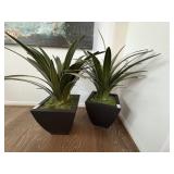 2PC FAUX PLANTS