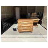 DRESSER