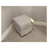 FLOOR OTTOMAN