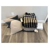 7PC ASSORTED BEDDING ITEMS