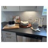ASSORTED KITCHEN ITEMS