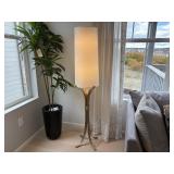 FLOOR LAMP