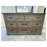 DRESSER DRESSER