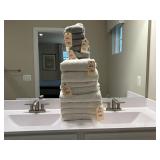 17PC BATHROOM ITEMS 17PC BATHROOM ITEMS