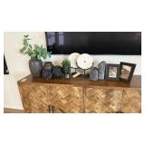 ASSORTED Dï¿½COR ITEMS