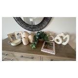 ASSORTED Dï¿½COR ITEMS