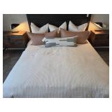 8PC KING BEDDING ITEMS