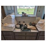 ASSORTED BATHROOM ITEMS