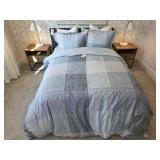 6PC QUEEN BEDDING ITEMS