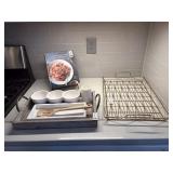 8PC ASSORTED KITCHEN ITEMS