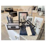 ASSORTED DÉCOR ITEMS