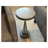 ACCENT TABLE