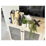 ASSORTED Dï¿½COR ITEMS