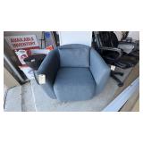SWIVEL ARMCHAIR