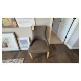 ACCENT CHAIR