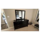 4PC DRESSER, MIRROR & NIGHTSTANDS