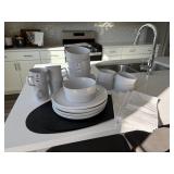 28PC CROCKERY