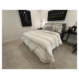 10PC FULL BEDDING W/PILLOWS