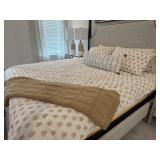 7PC QUEEN BEDDING