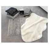 ASSORTED BATHROOM ITEMS