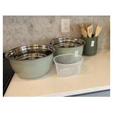 8PC ASSORTED KITCHEN ITEMS