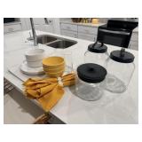 ASSORTED KITCHEN ITEMS
