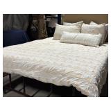 6PC QUEEN BEDDING