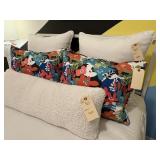5 PC PILLOWS