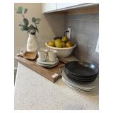 ASSORTED KITCHEN ITEMS