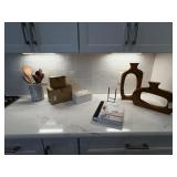 8PC ASSORTED KITCHEN ITEMS