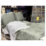 7PC QUEEN BEDDING