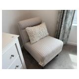 ACCENT CHAIR