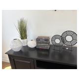 11PC ASSORTED DECO ITEMS