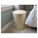 ACCENT TABLE